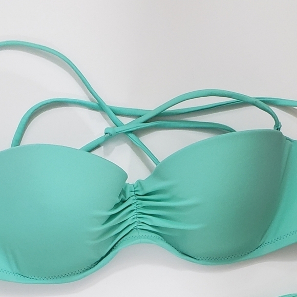 Victoria's Secret Bikini - Picture 7 of 14